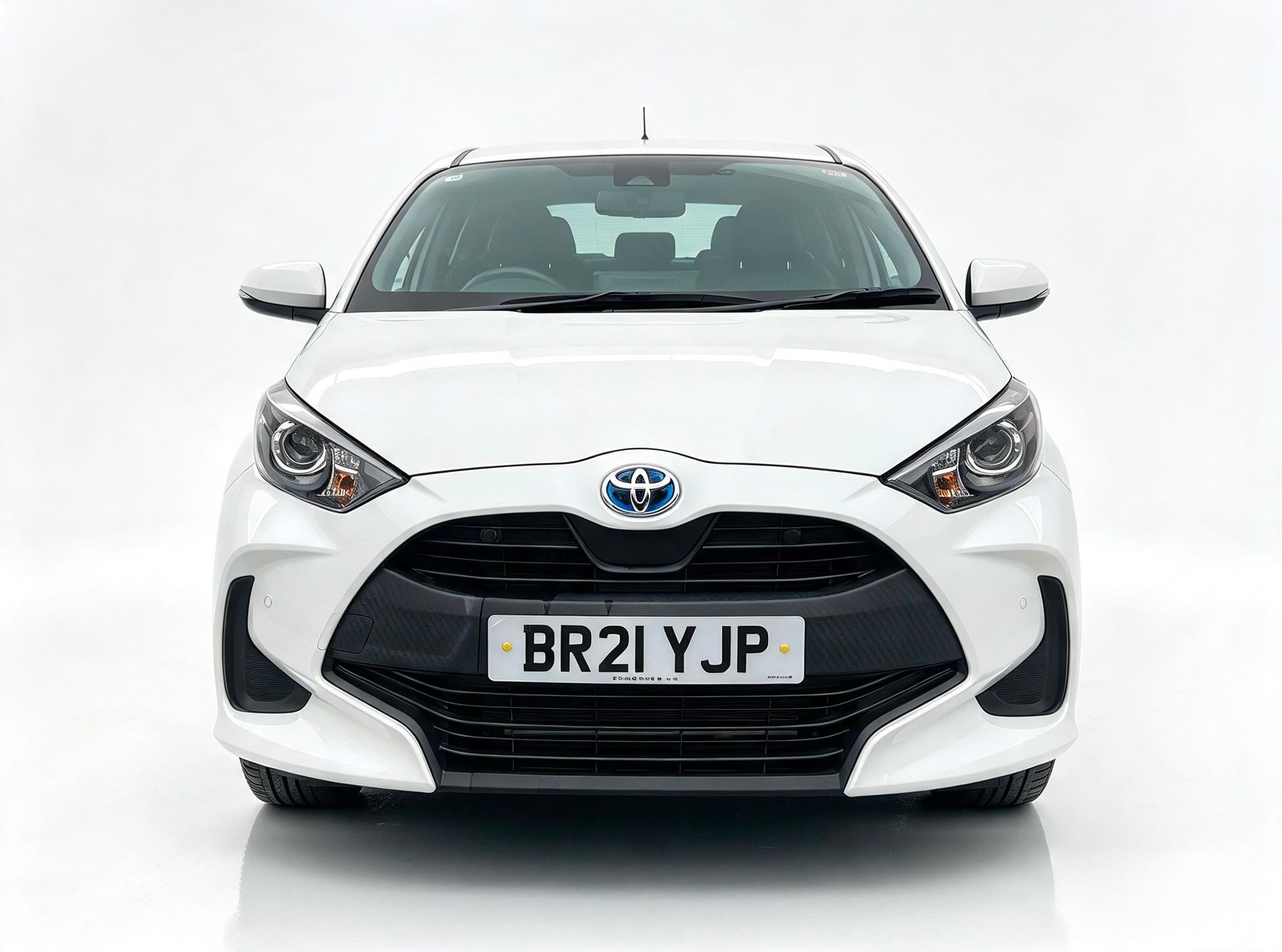 Toyota Yaris - 1.5 VVT-h Design E-CVT Euro 6 (s/s) 5dr - Hatchback (2020 -) Image